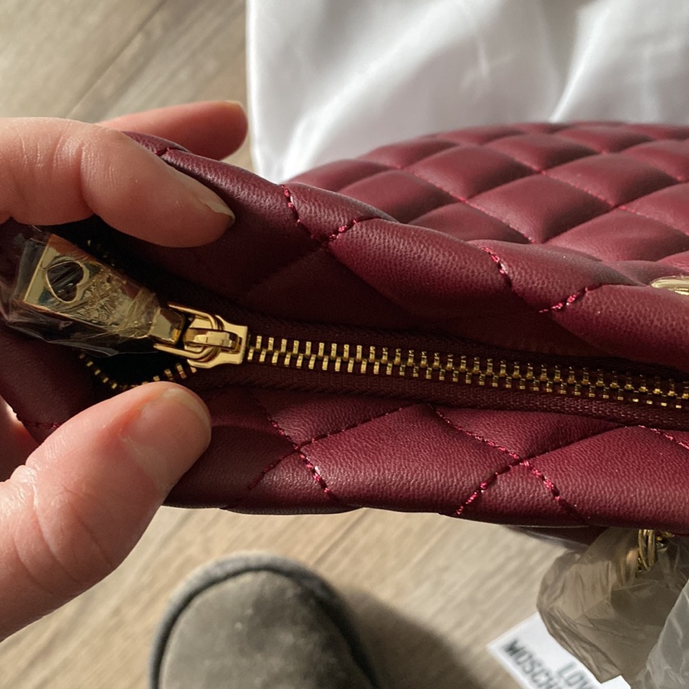 Brand new burgundy love Moschino bag. - Picture 5 of 8